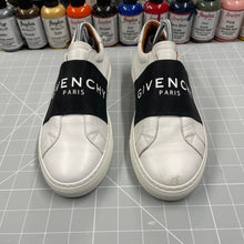 Load image into Gallery viewer, Adults Footwear